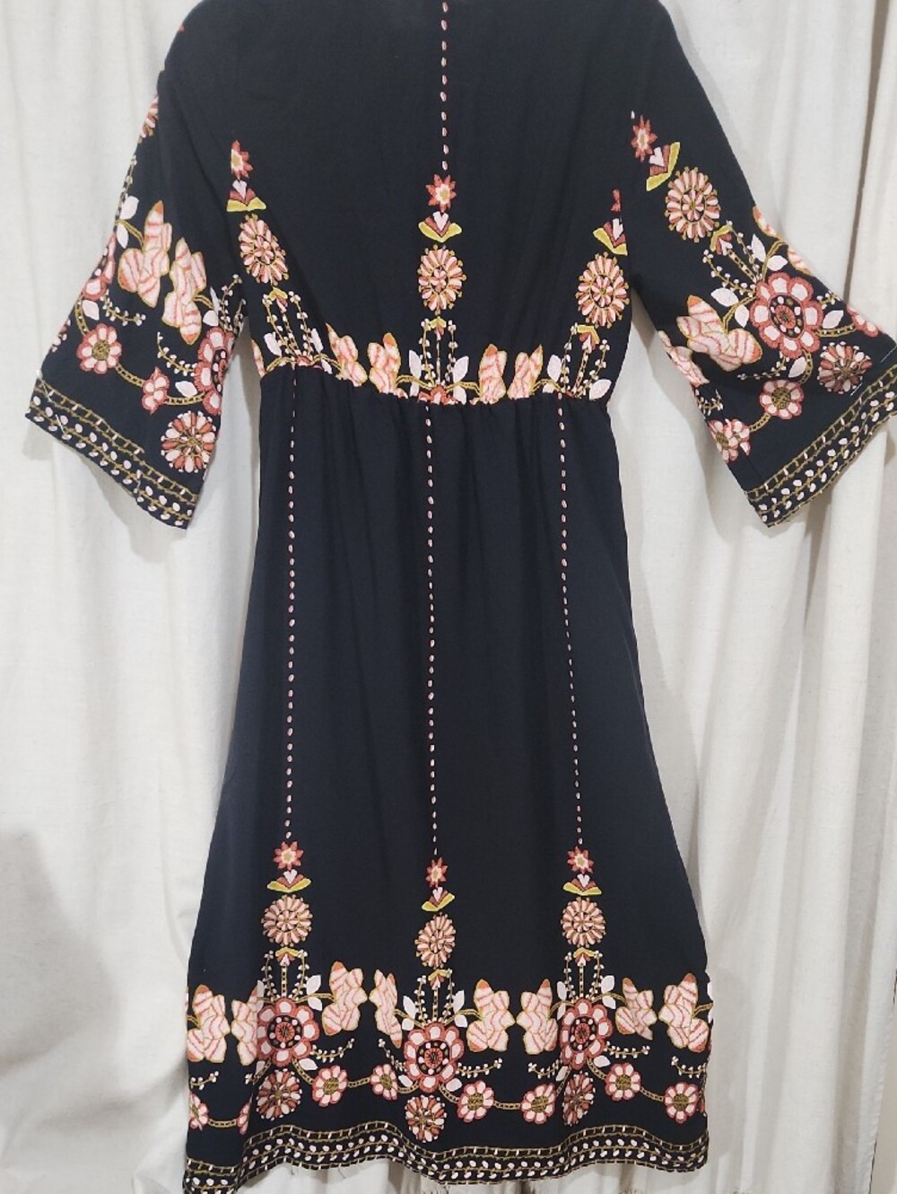 Black Midi Dress Embroidery Like Pattern (It Fooled Me) - Picture 4 of 7